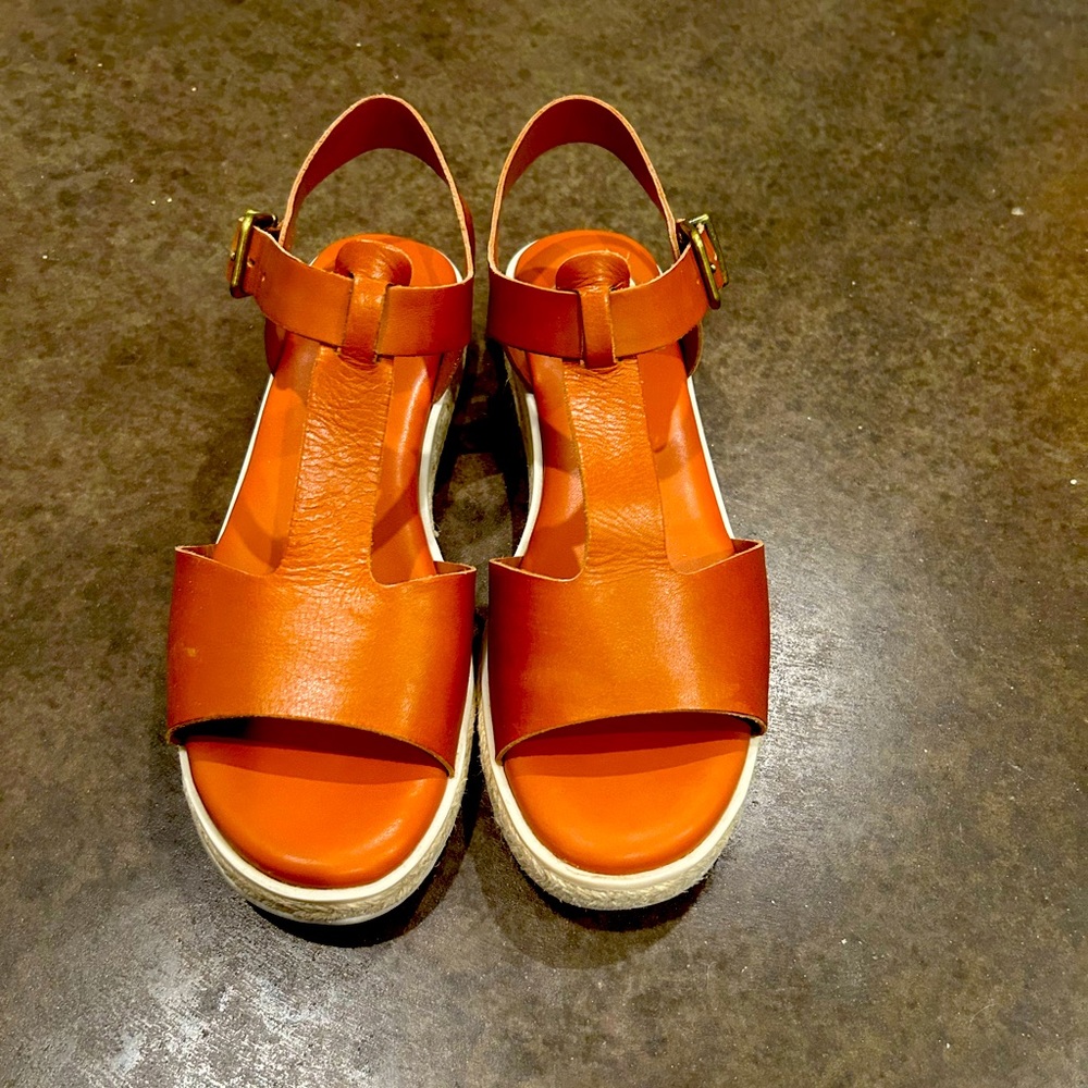 Size 6.5 Gianni Bini Sandals